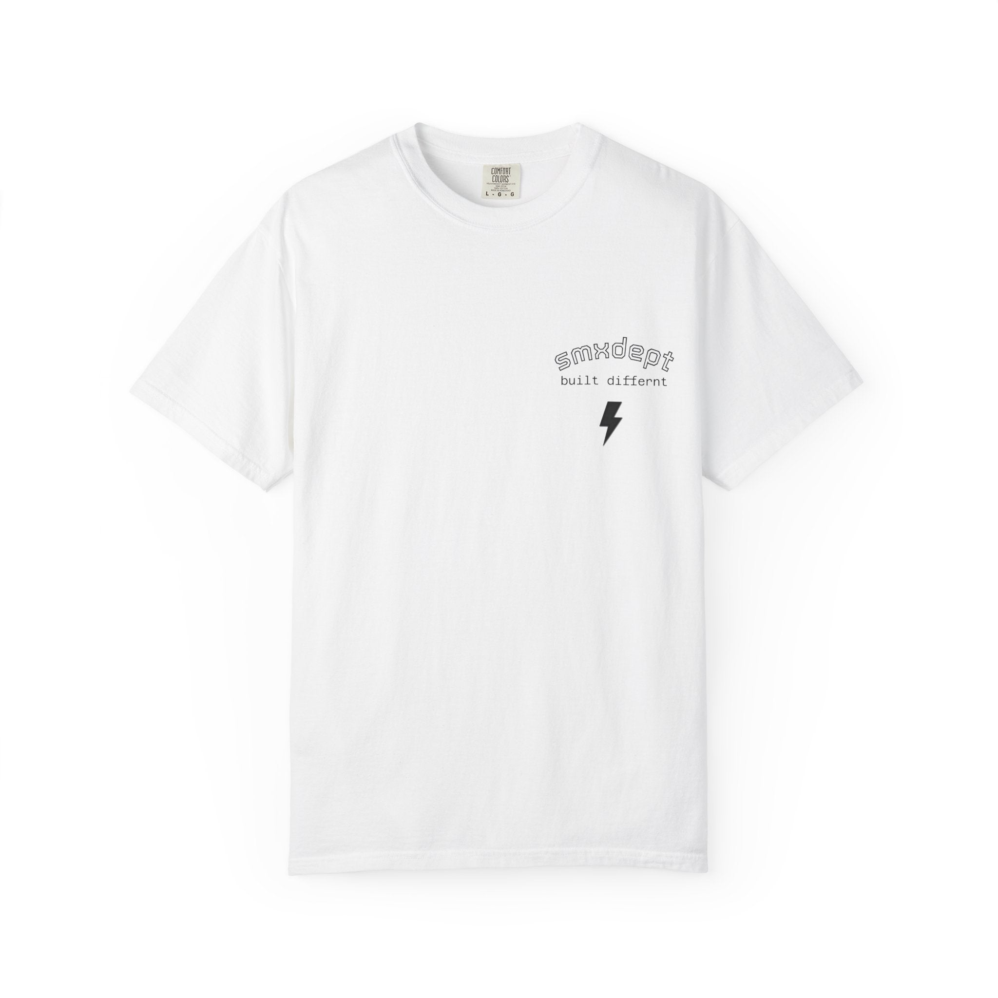 smxdept curved logo white tee